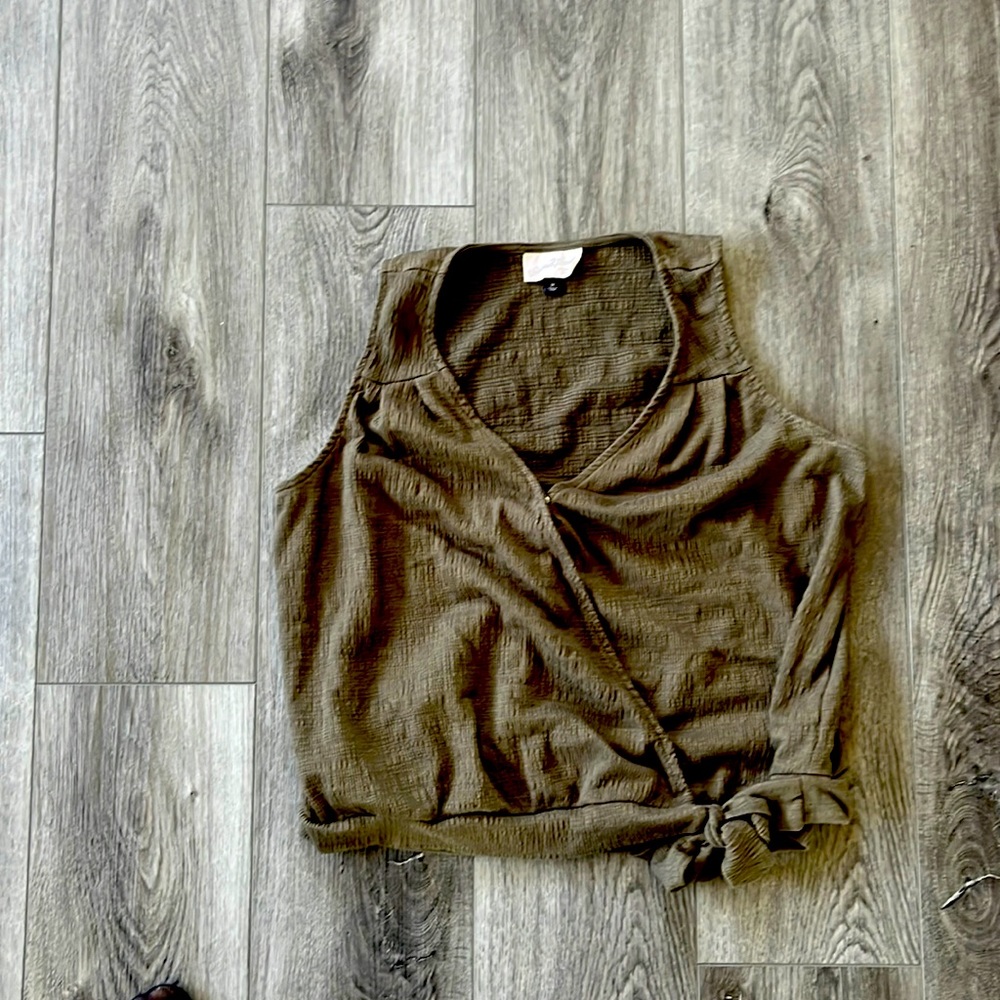 Vneck, wrap tank